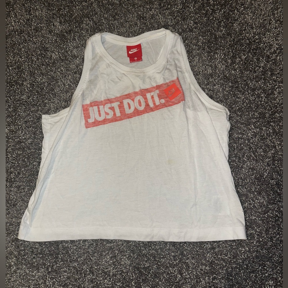 Cropped Nike tank top